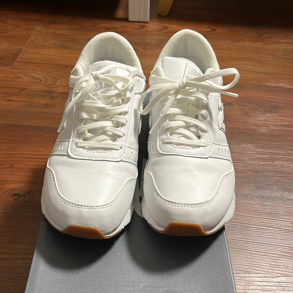 New Balance Women's 311 Sneaker Size 7.5